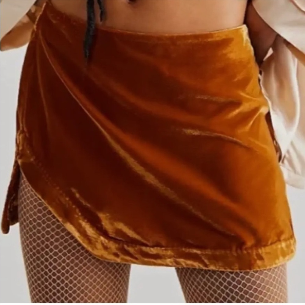 NEW Free People Annalise velvet mini skirt gold